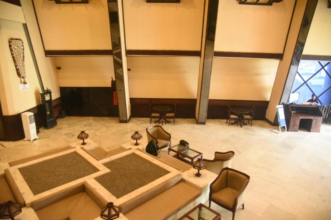 Manuelsons Malabar Palace Kozhikode Buitenkant foto
