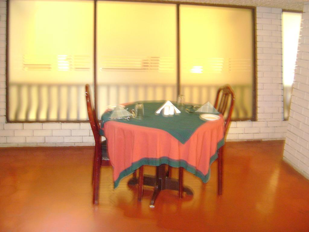 Manuelsons Malabar Palace Kozhikode Buitenkant foto