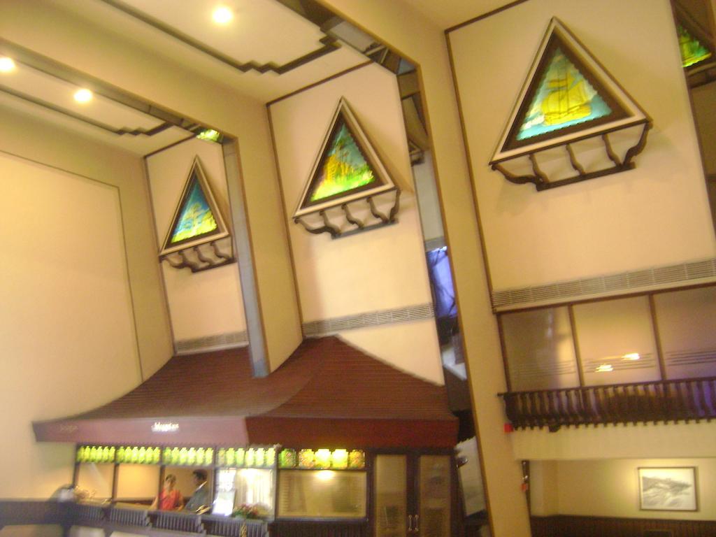 Manuelsons Malabar Palace Kozhikode Buitenkant foto