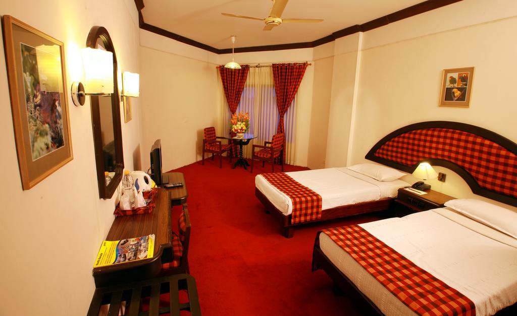 Manuelsons Malabar Palace Kozhikode Buitenkant foto
