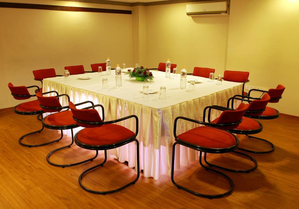 Manuelsons Malabar Palace Kozhikode Buitenkant foto