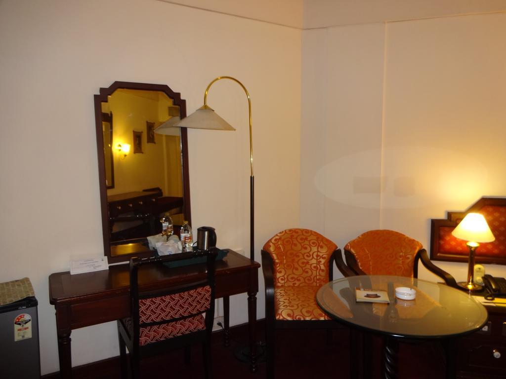 Manuelsons Malabar Palace Kozhikode Buitenkant foto