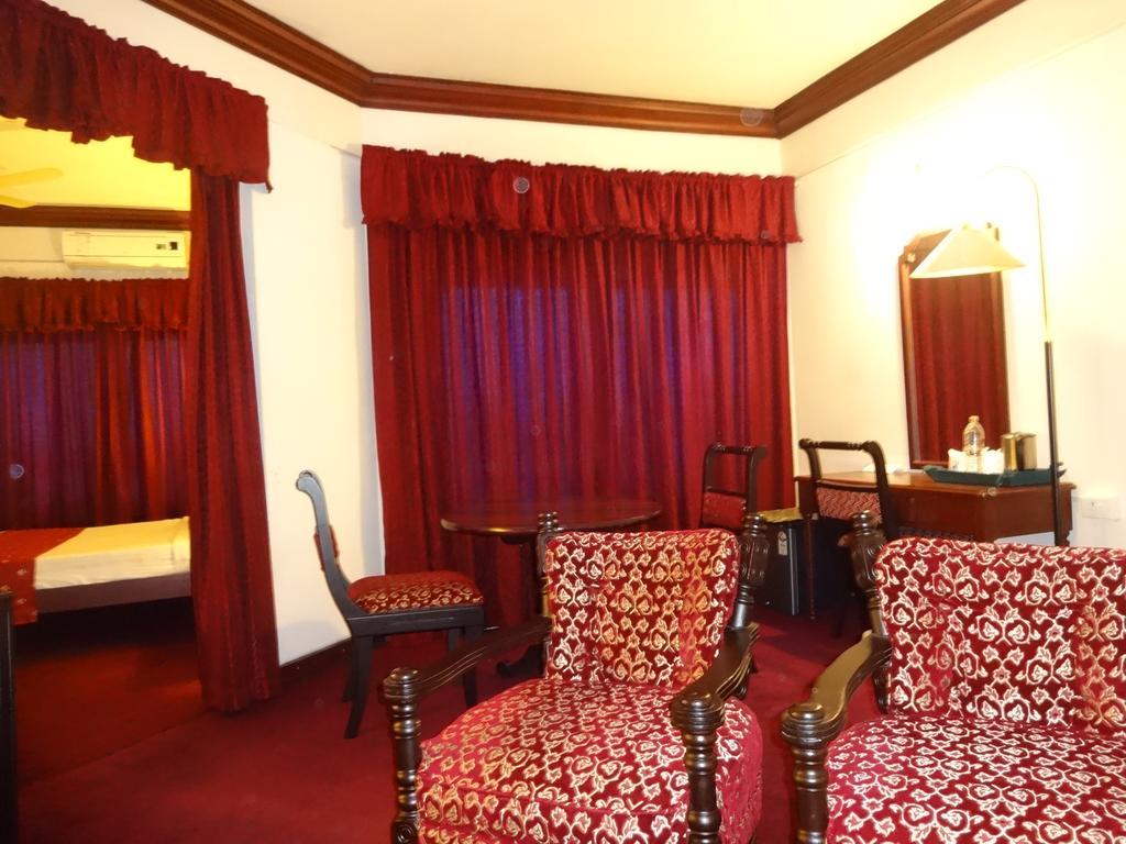 Manuelsons Malabar Palace Kozhikode Buitenkant foto